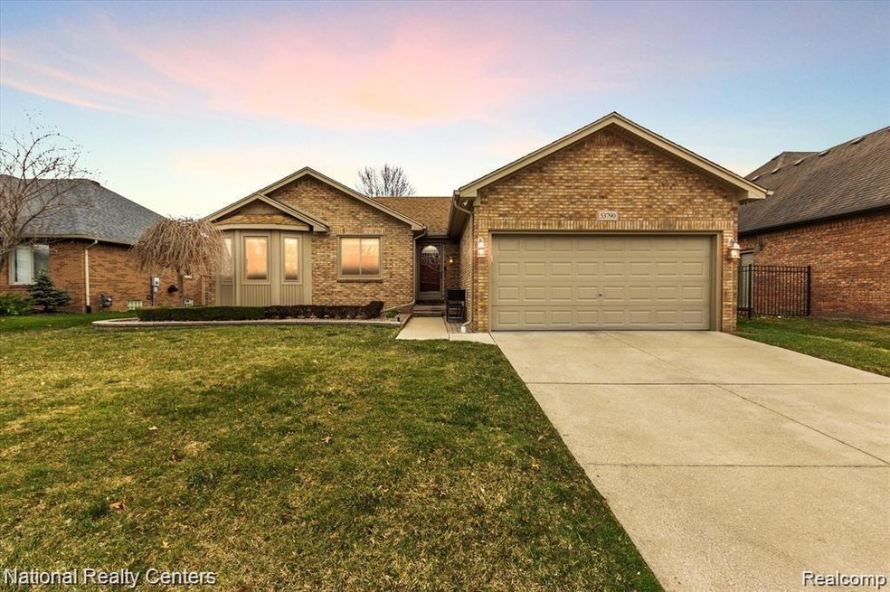01-53790-Meadow-View-Ln-WindowStill-Real-Estate-Ph