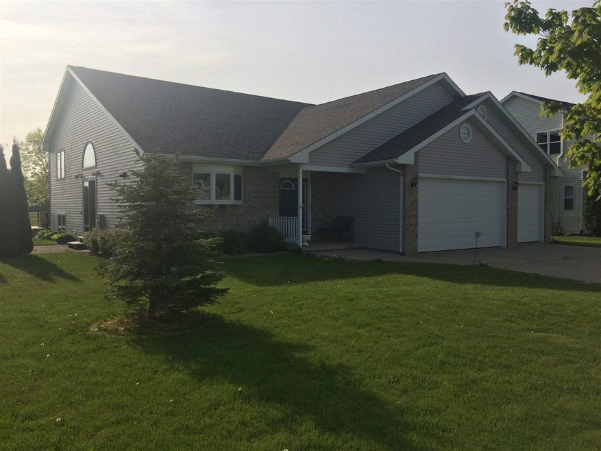 205 4th St, Brooklyn, WI 53521 - photo 1