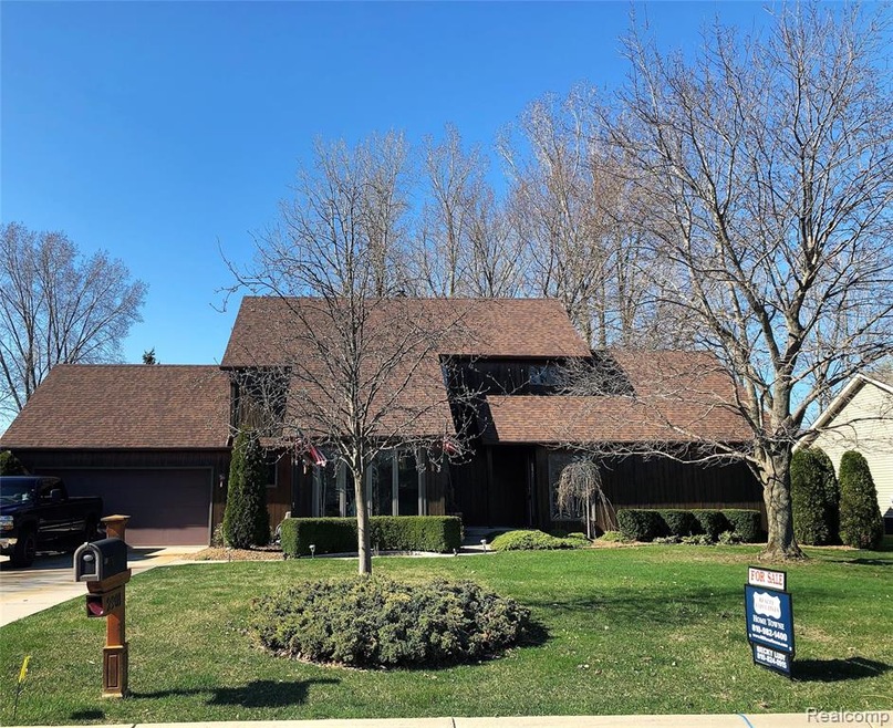 2901 Woodstock Cir, Port Huron, MI 48060 - photo 1