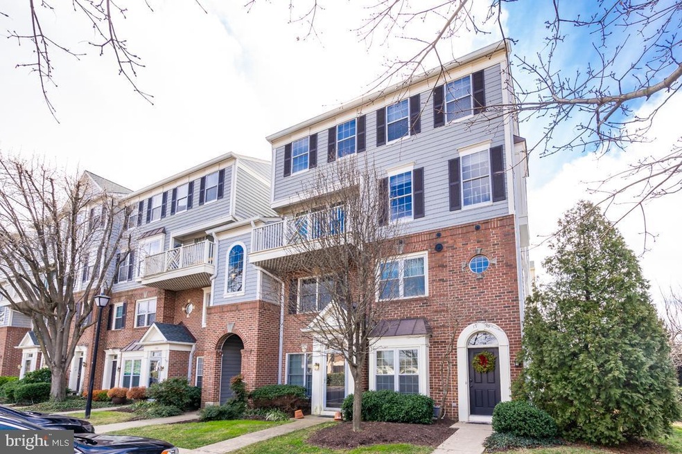 1734 Osage St unit 304, Alexandria, VA 22302 - photo 1