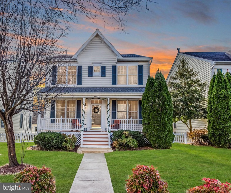 43057 Edgewater St, Chantilly, VA 20152 - photo 1