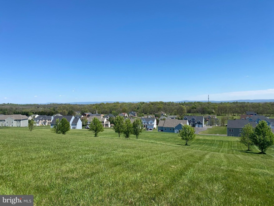 725 Holland Dr, Martinsburg, WV 25403 MLS WVBE2027338