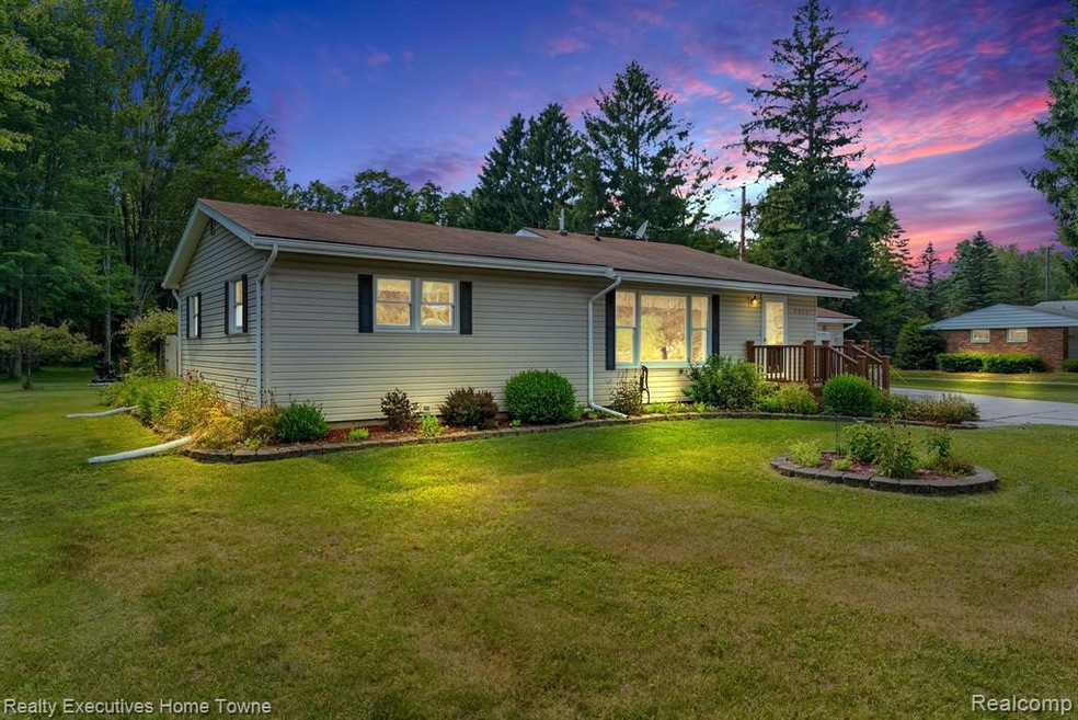 2921 Michigan Rd, Port Huron, MI 48060 - photo 1