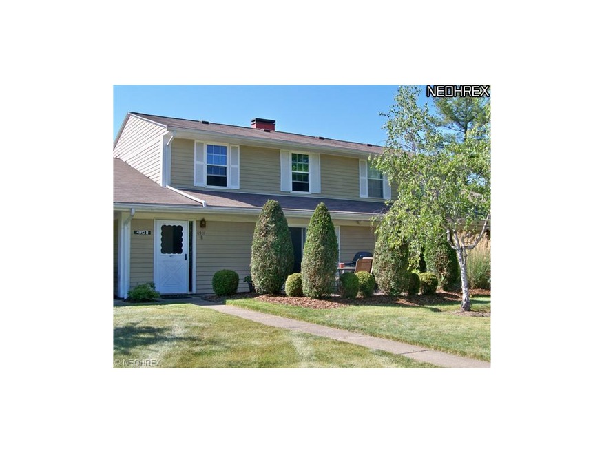 What a nice condo!  This 3 bedroom, 1-1/2 bath con