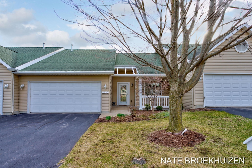 2-web-or-mls-1112-fountain-view-cir