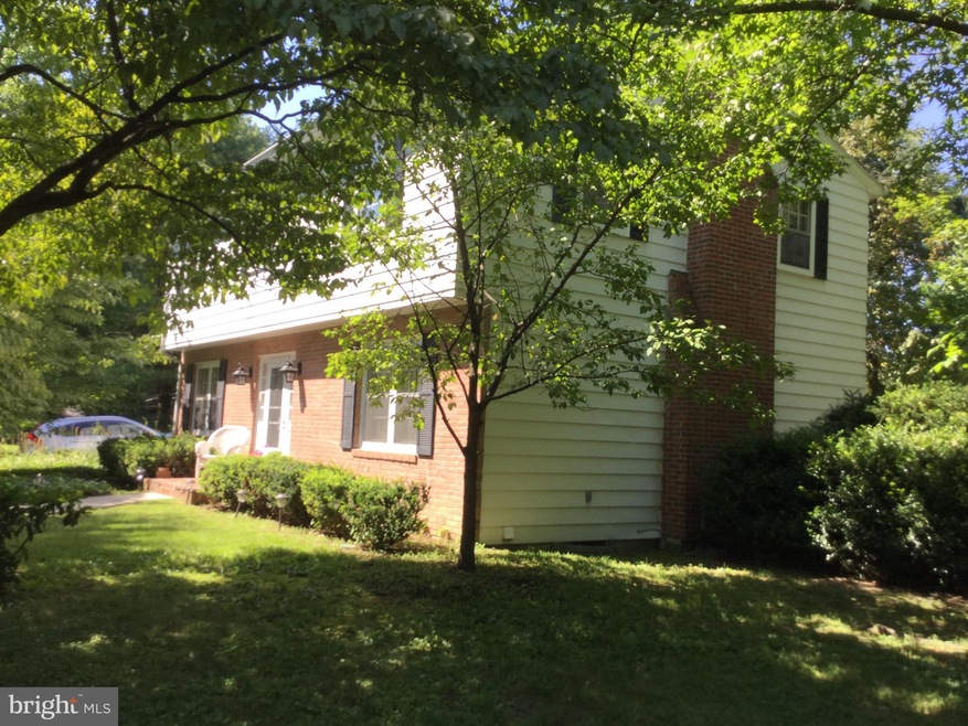 82 Ewing St, Berkeley Springs, WV 25411 - photo 1