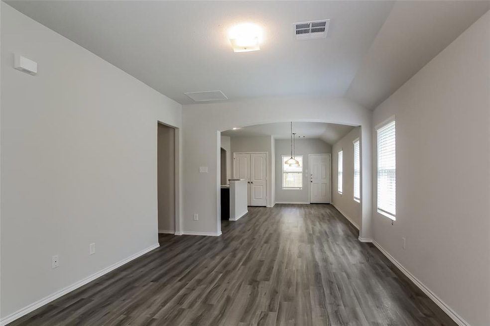 1410 Mark Ln, Ennis, TX 75119 - photo 1