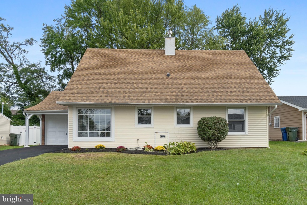 36 Peacock Ln, Willingboro, NJ 08046 - photo 1