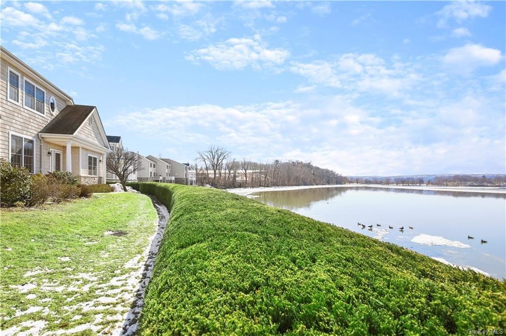 913 Half Moon Bay Dr, Croton On Hudson, NY 10520 - photo 1