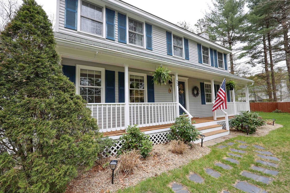 22 Tamarack Ln, Amherst, NH 03031 - photo 1