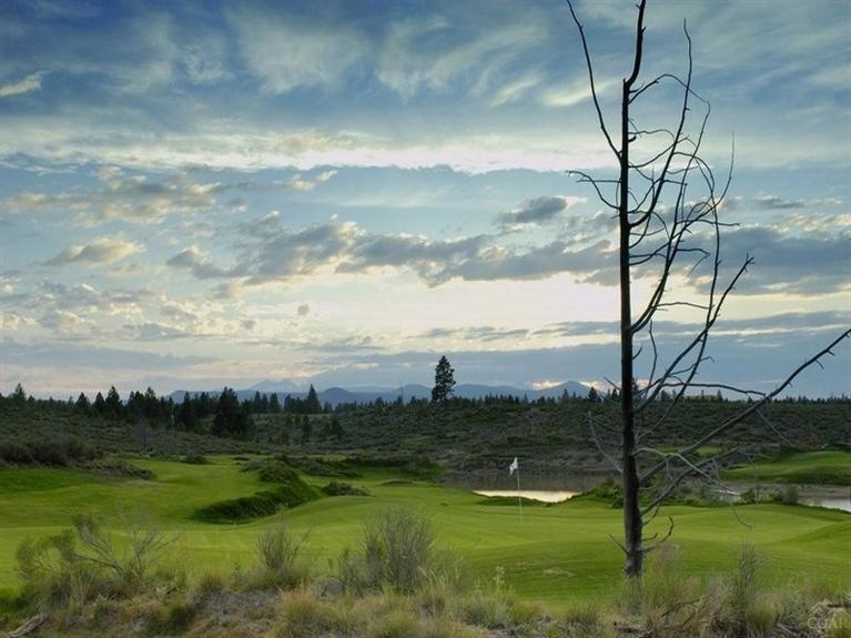 61534 Hosmer Lake Rd, Bend, OR 97702 - photo 1