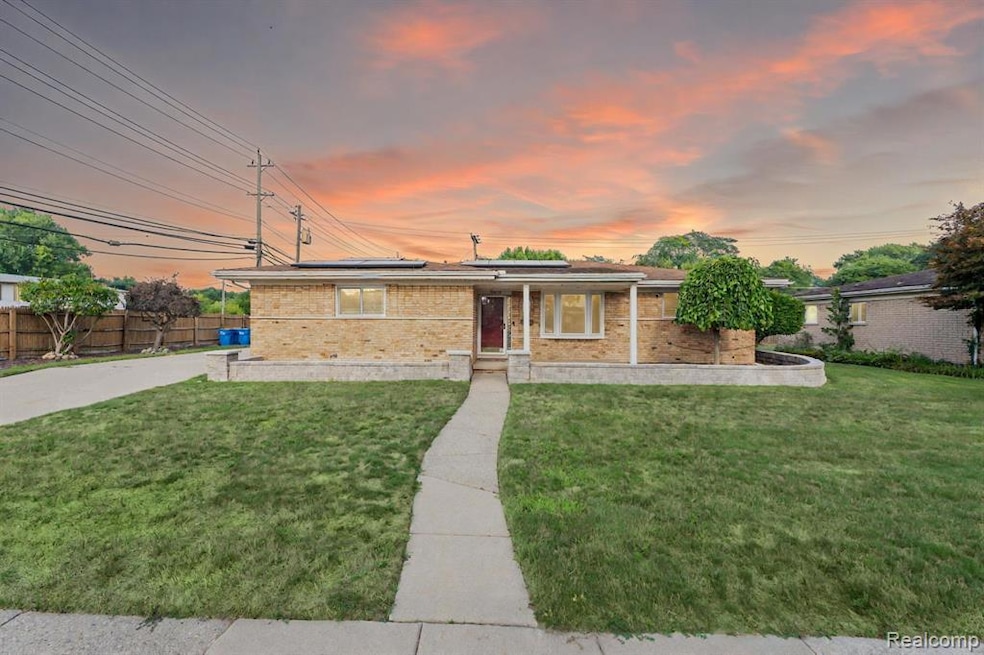 32930 Coventry Place, Warren, MI 48093 - photo 1