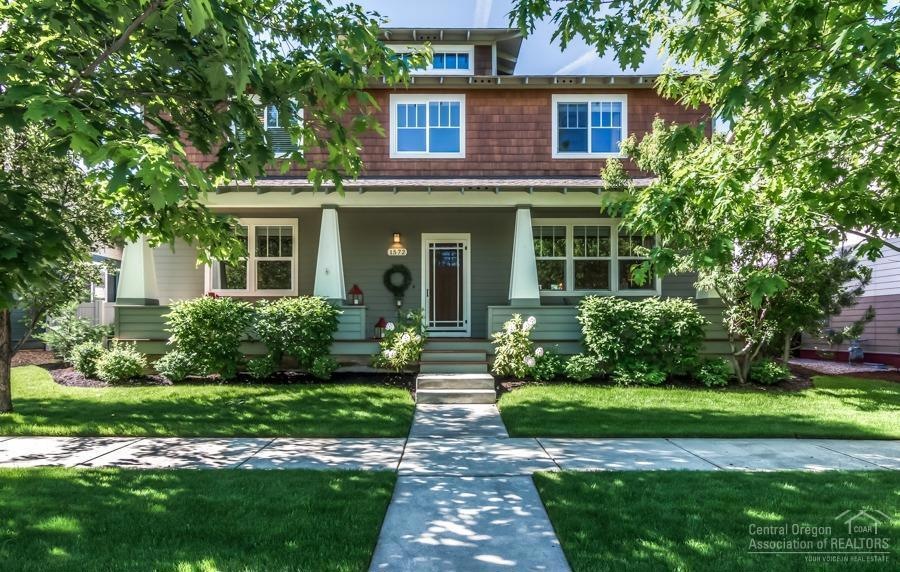 1572 NW Hemlock Ave, Redmond, OR 97756 - photo 1