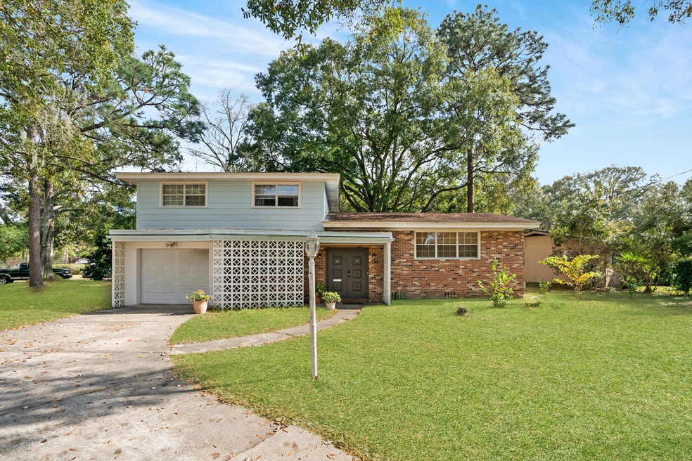 1411 Danbury Rd, Jacksonville, FL 32205 - photo 1
