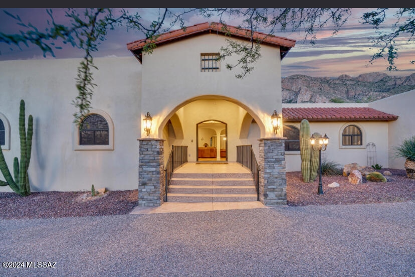 Welcome to 9710 N Cliff View