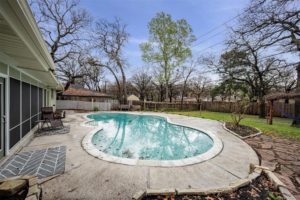 837 Wheelwood Dr, Hurst, TX 76053 - photo 1