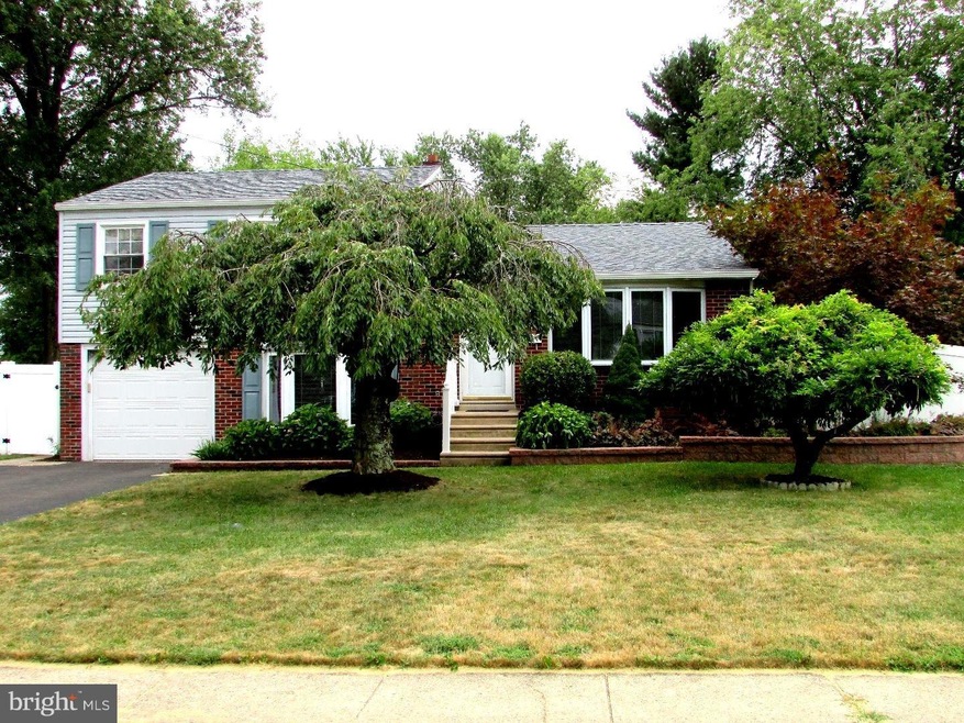 1126 Pinegrove Ave, Lansdale, PA 19446 - photo 1