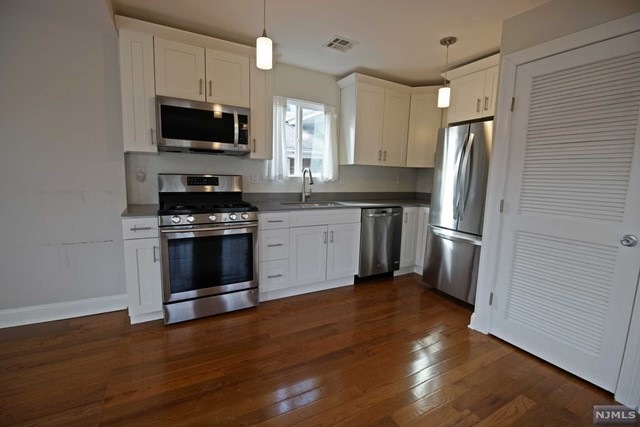 403 Undercliff Ave unit 2nd, Edgewater, NJ 07020 - photo 1