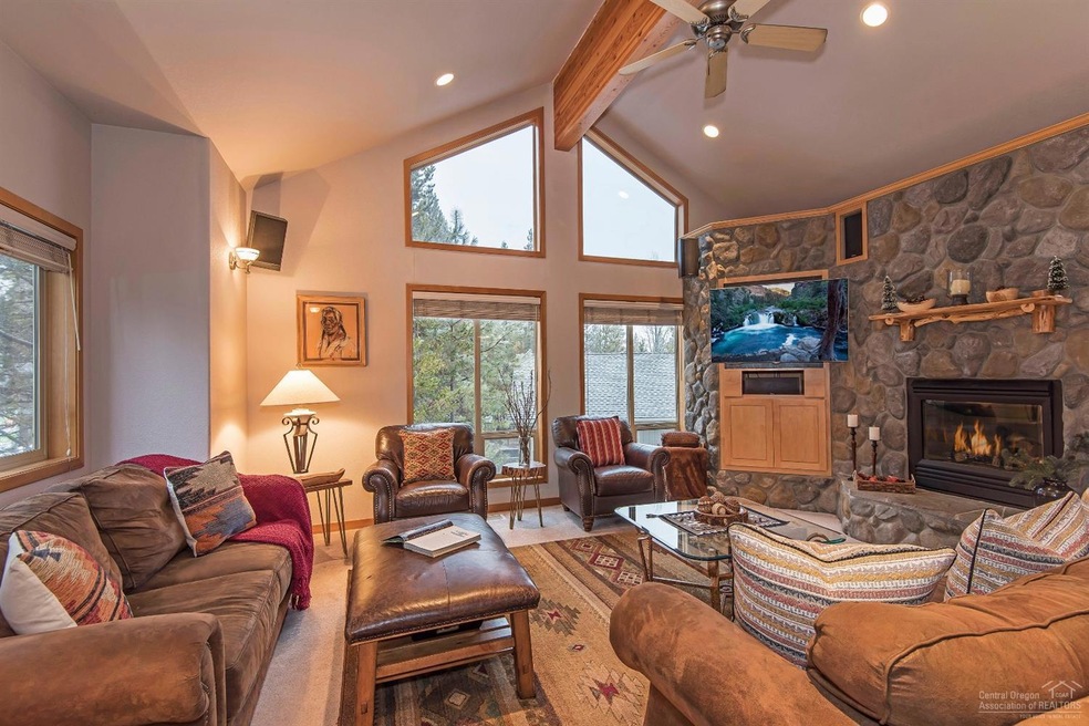 57668 Red Cedar Ln, Sunriver, OR 97707 - photo 1