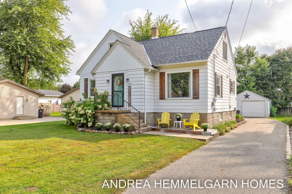 1-web-or-mls-245 N Jefferson St, Zeeland