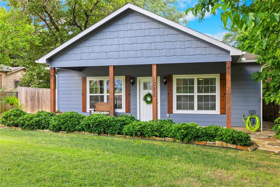 1522 W Texas St, Denison, TX 75020 - photo 1