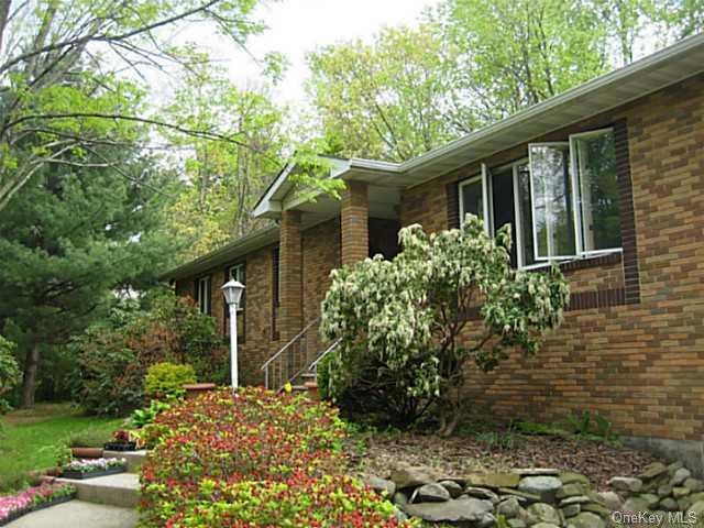 7 Carmen Ct, Spring Valley, NY 10977 - photo 1