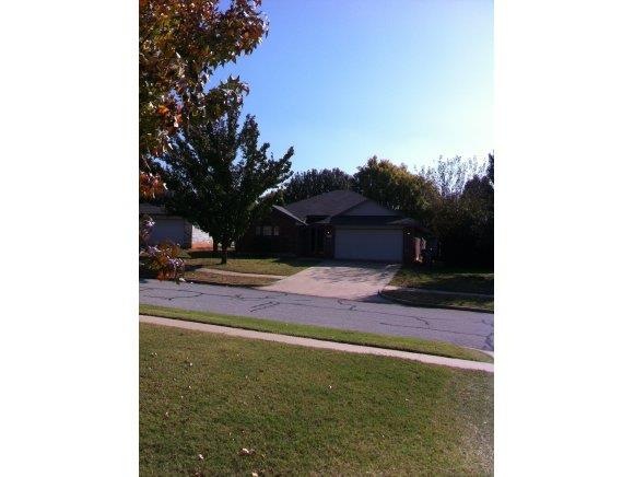 704 Coopers Hawk Dr, Norman, OK 73072 - photo 1