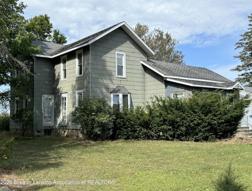 10307 Holmes Hwy, Eaton Rapids, MI 48827 - photo 1