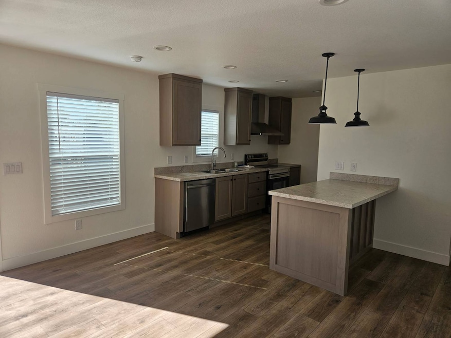 1431 N French St unit E-25, Casa Grande, AZ 85122 - photo 1