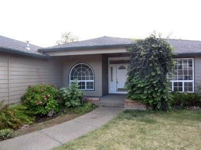 1351 Foxwood Dr, Medford, OR 97504 - photo 1