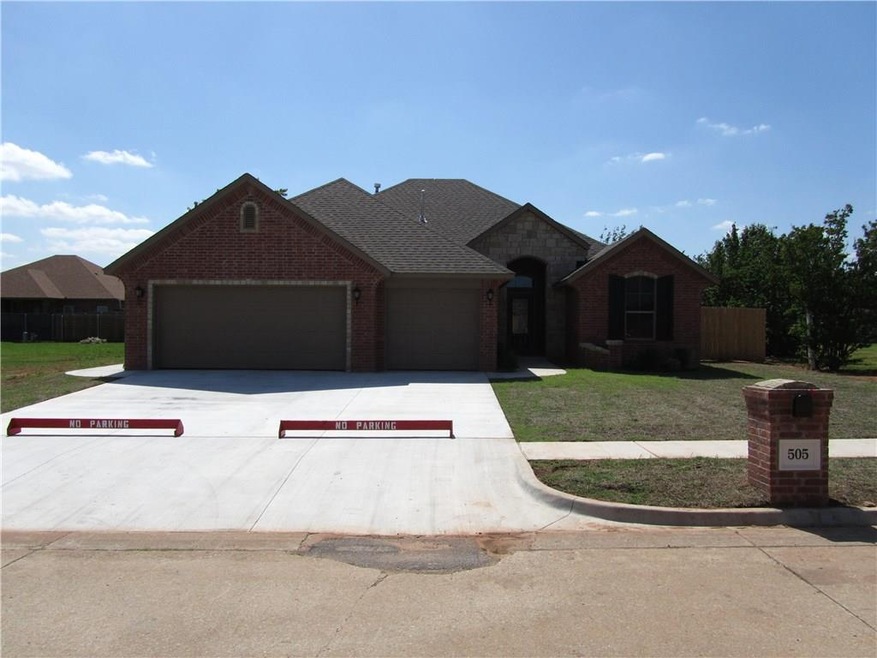 505 Pinewood Dr, Moore, OK 73160 - photo 1