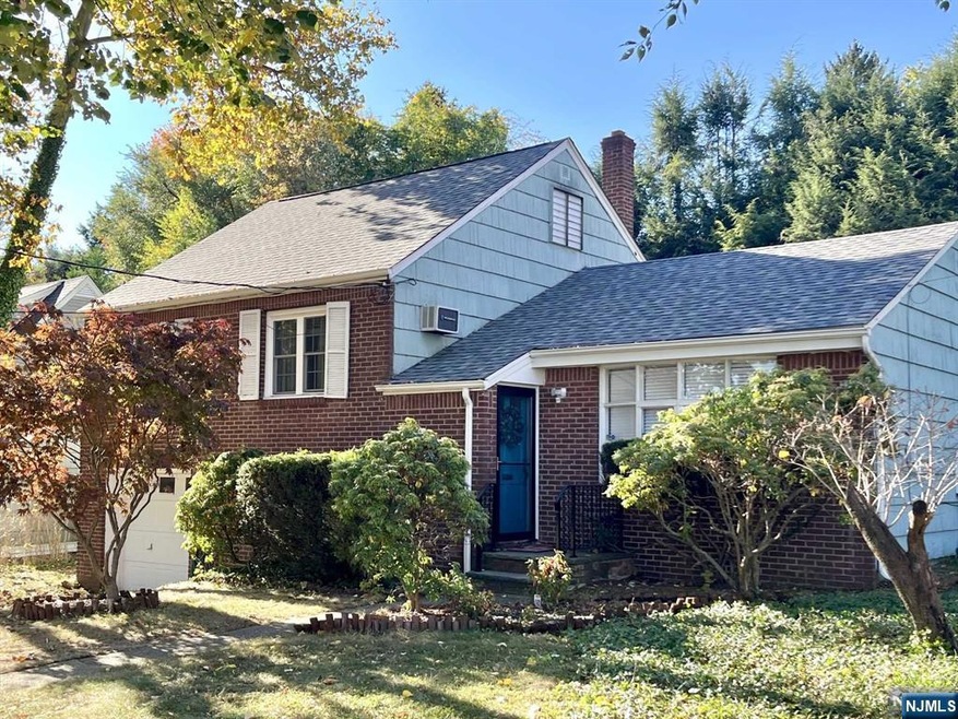 886 Broad St, Teaneck, NJ 07666 - photo 1