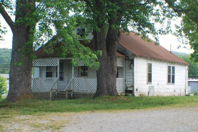 309 Mirandy Rd, Cookeville, TN 38506 - photo 1