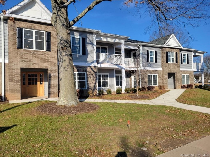 10 Berkshire Rd unit 114, West Hartford, CT 06110 - photo 1