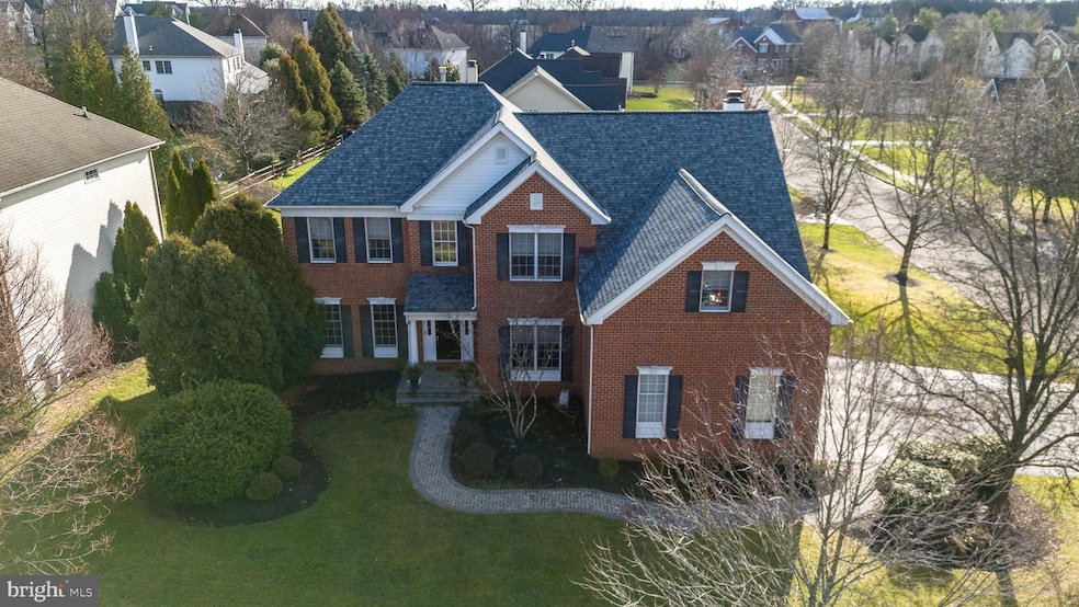 2277 Hedgerow Ln, Furlong, PA 18925 - photo 1