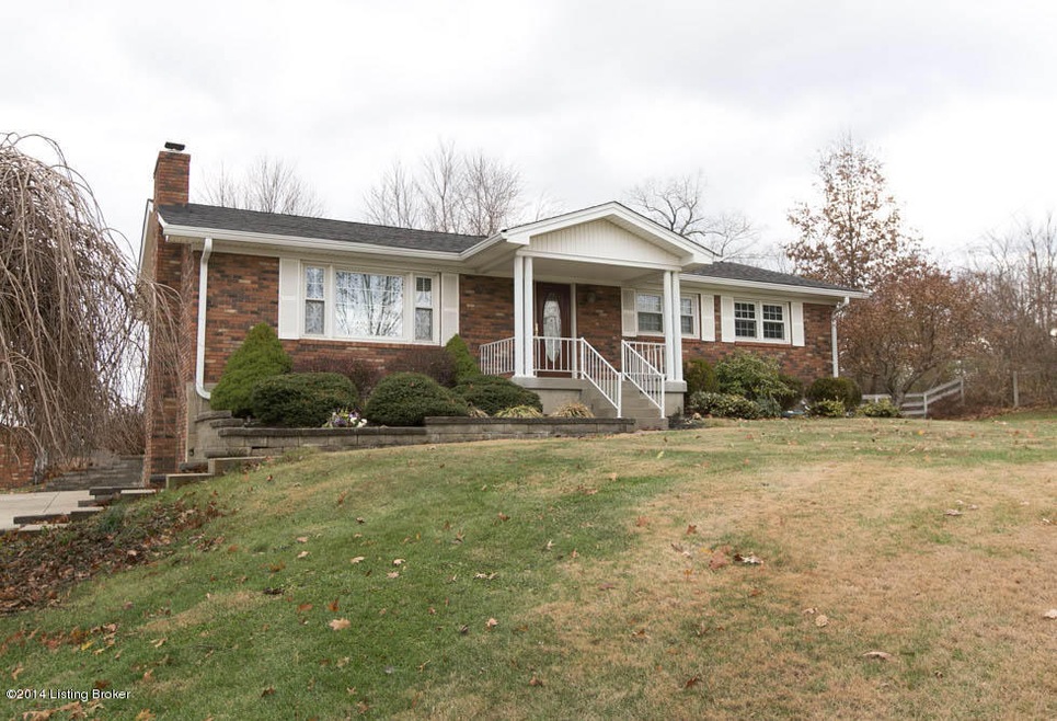 7621 E Manslick Rd, Louisville, KY 40228 - photo 1