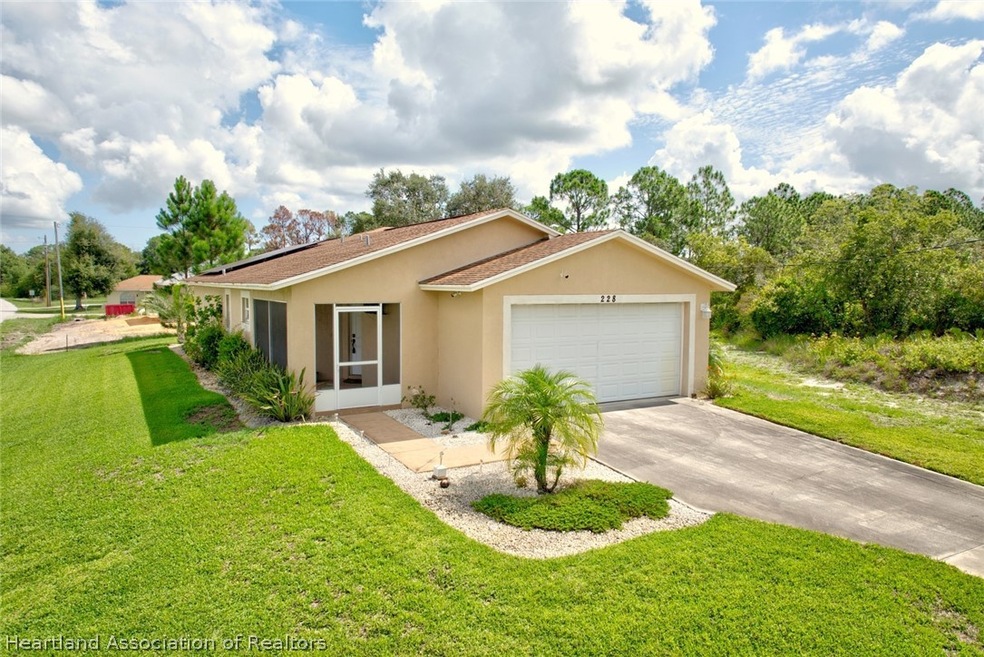 228 Jack Weisser Blvd, Lake Placid, FL 33852 - photo 1