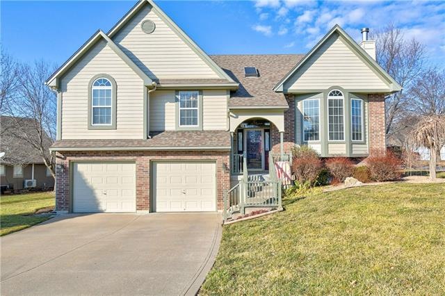 600 W Olive St, Raymore, MO 64083 - photo 1