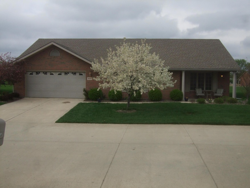 800 Hickory Dr, Marysville, OH 43040 - photo 1