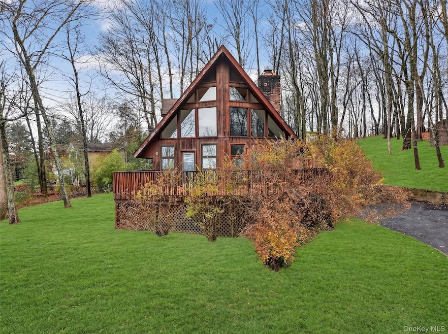 74 Brandy Ln, Wappingers Falls, NY 12590 - photo 1