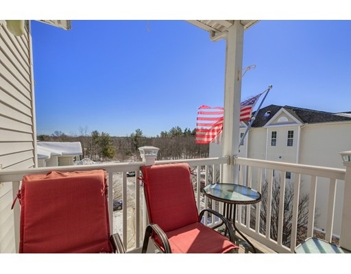 Spicket Commons unit 417, Methuen, MA 01844 - photo 1