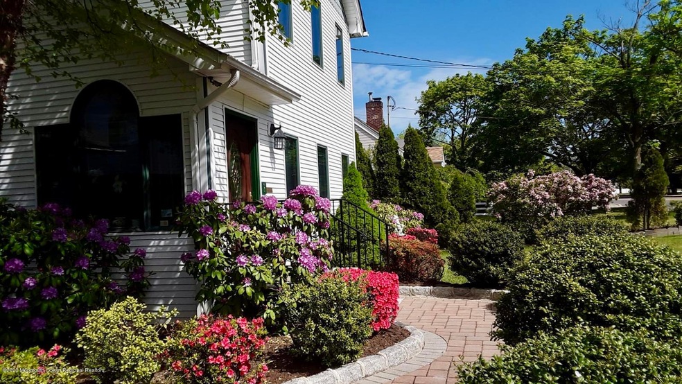 716 Holmdel Rd, Holmdel, NJ 07733 - photo 1