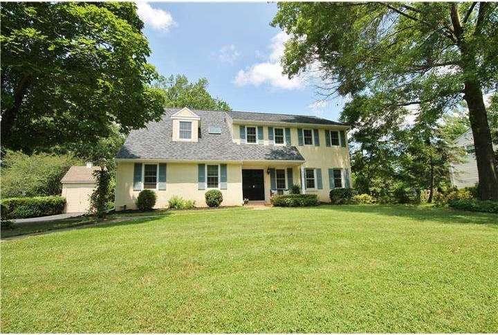 233 Walnut Ave, Wayne, PA 19087 - photo 1