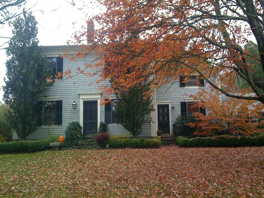 29 Hammond St unit 1, Mattapoisett, MA 02739 - photo 1