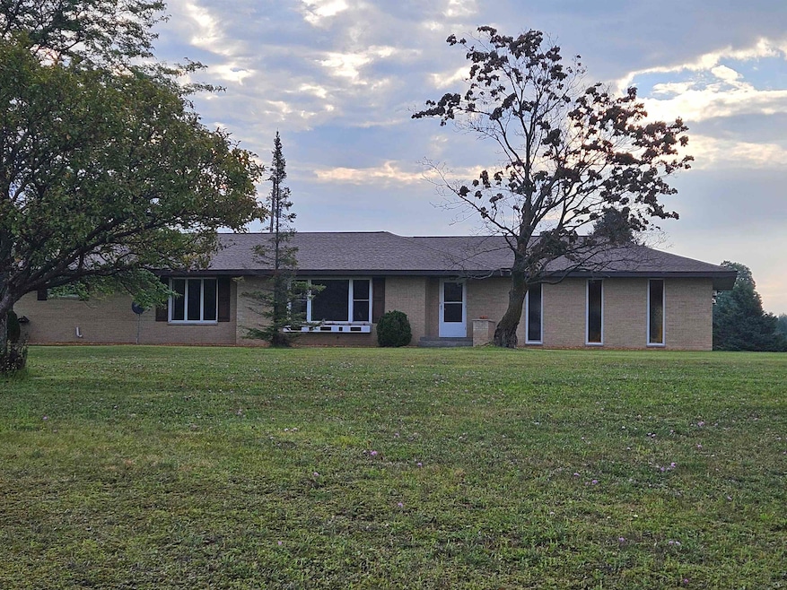 N9264 U S 41, Daggett, MI 49821 - photo 1