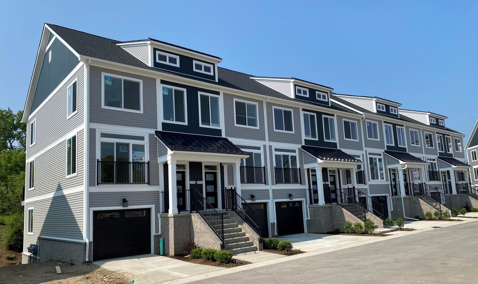 2757 Bristol Ridge Dr unit 22, Ann Arbor, MI 48105 - photo 1