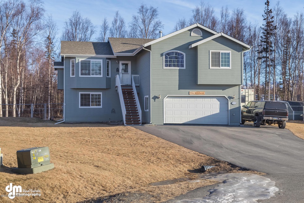 445 N Dawson Cir, Palmer, AK 99645 - photo 1