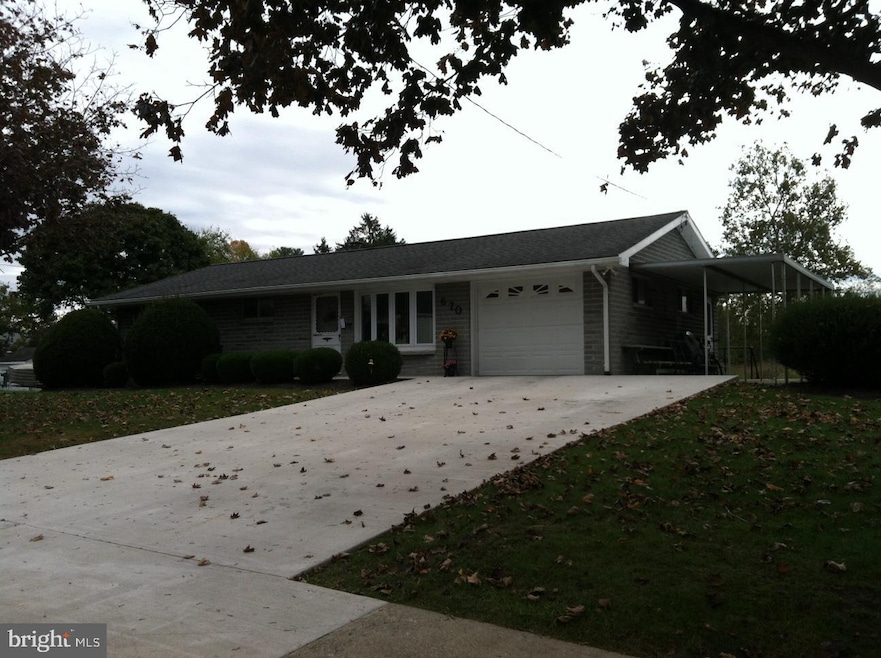 670 Hollywell Ave, Chambersburg, PA 17201 - photo 1