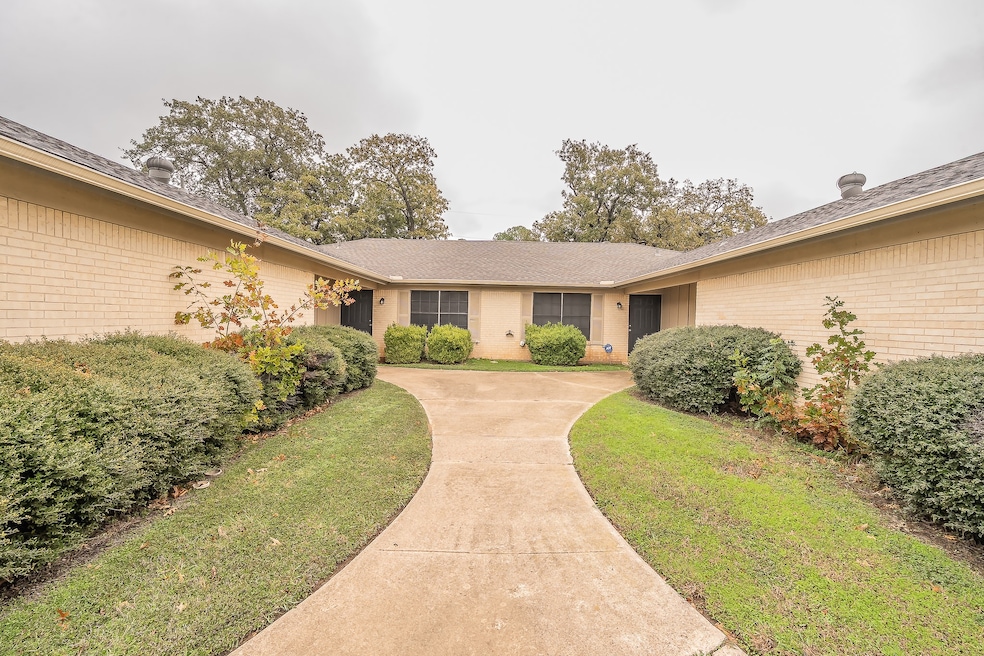 512 Billie Ruth Ln, Hurst, TX 76053 - photo 1