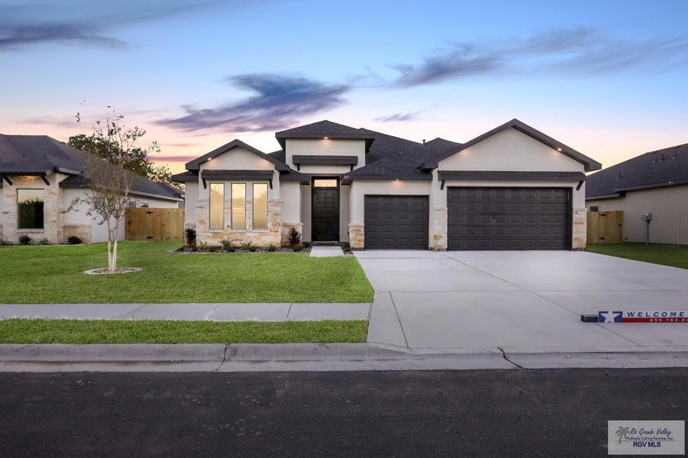517 N Park Place Dr, Weslaco, TX 78599 - photo 1